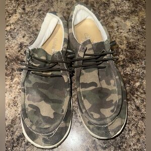 Camouflage knock off Hey Dudes